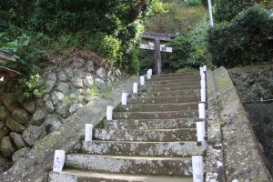 見高神社への石段